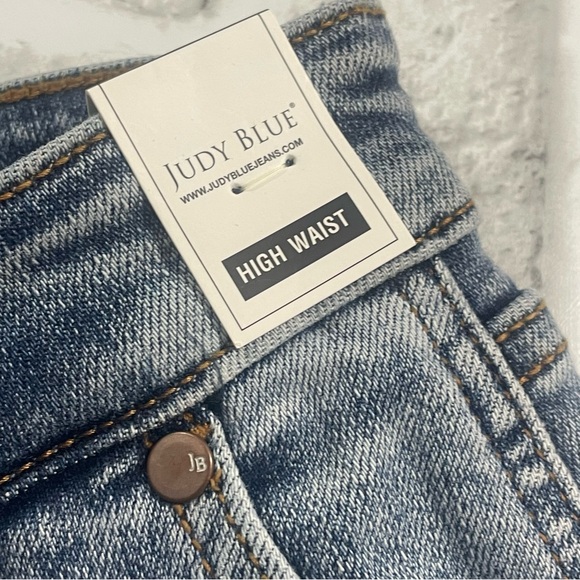 Judy Blue women’s jeans high waist Retro wide-leg distressed hem. NWT.size 3/26 - Picture 2 of 16